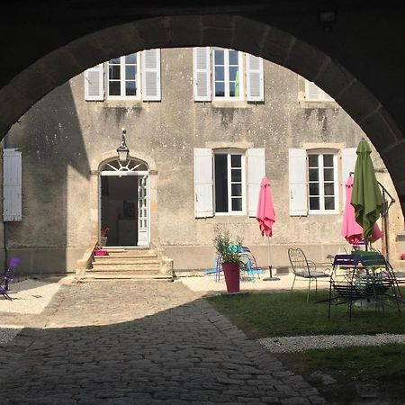 Un Dimanche Chez Julie Chambre Celestine Parthenay Esterno foto