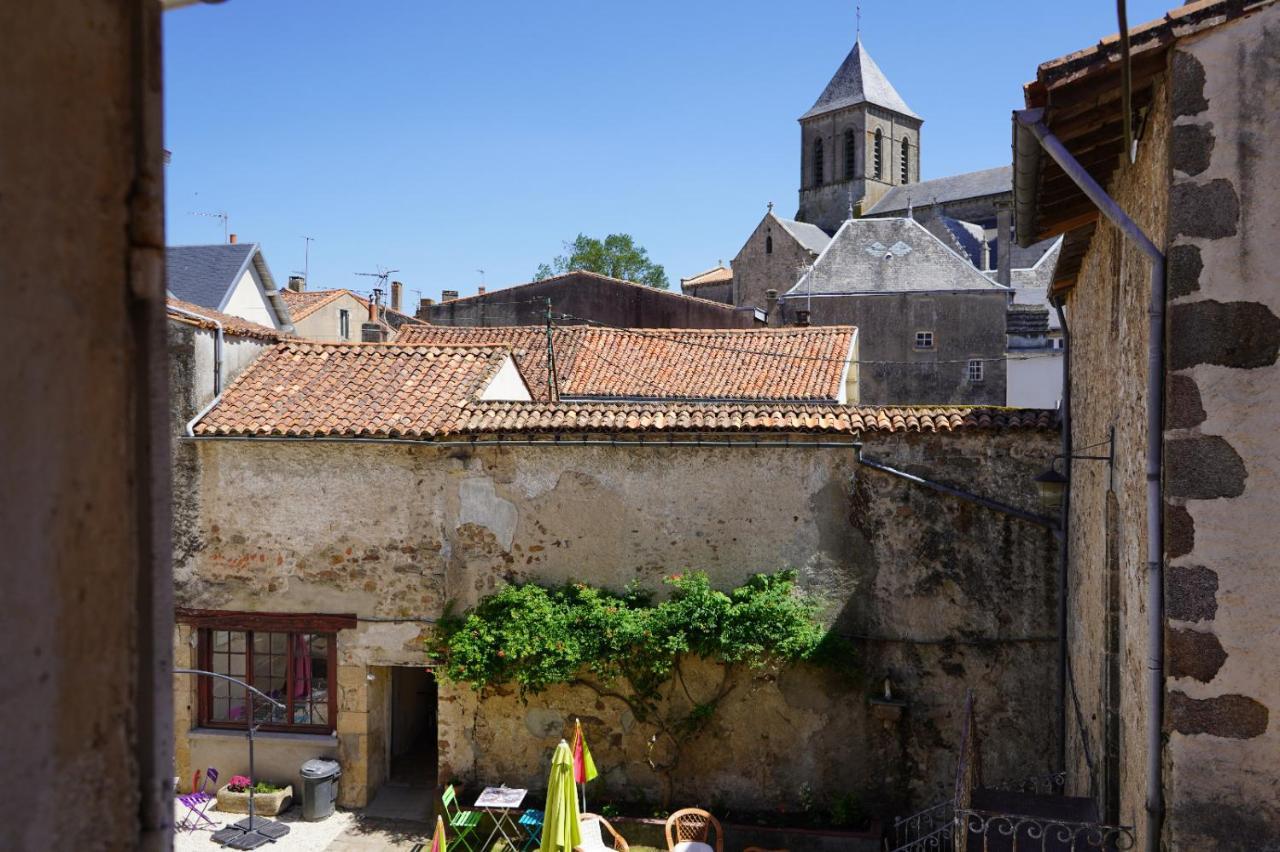 Un Dimanche Chez Julie Chambre Celestine Parthenay Esterno foto