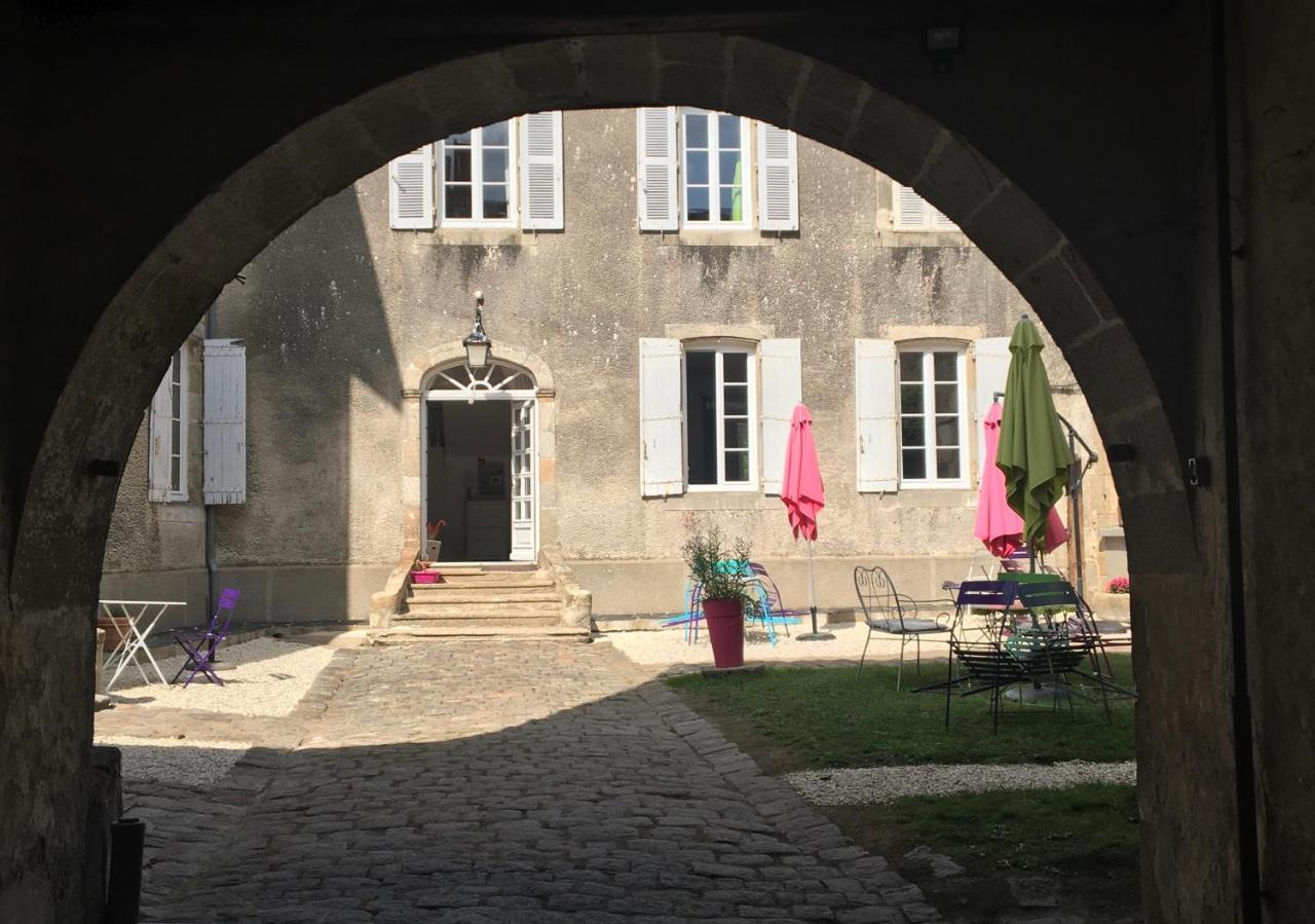 Un Dimanche Chez Julie Chambre Celestine Parthenay Esterno foto